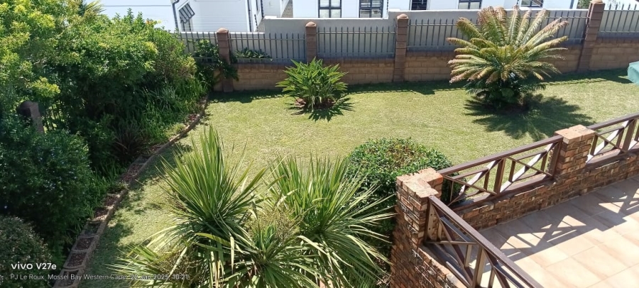 4 Bedroom Property for Sale in Hartenbos Heuwels Western Cape